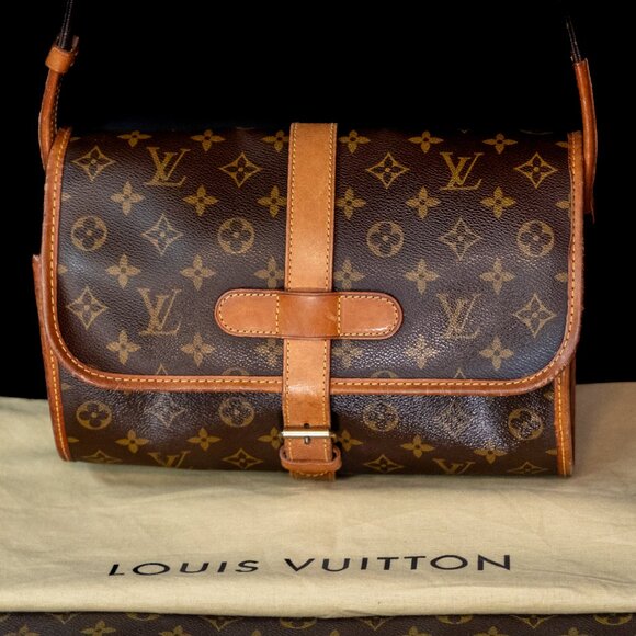 LOUIS VUITTON Monogram Canvas Marne Shoulder Bag - Vintage - Large - Picture 4 of 16